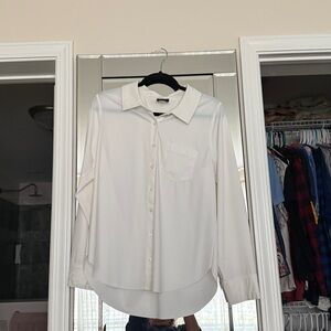 Like new Women's White Silky Blouse